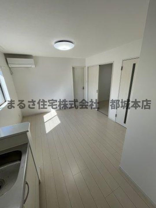 ルーチェ吉尾の居間