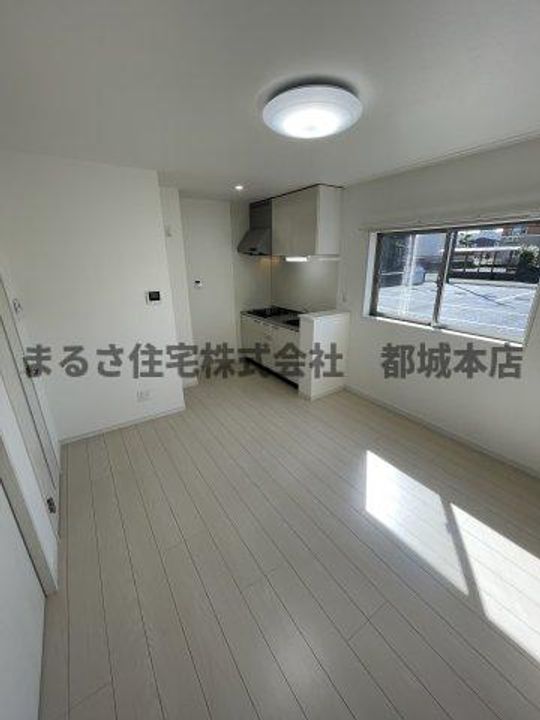 ルーチェ吉尾の居間