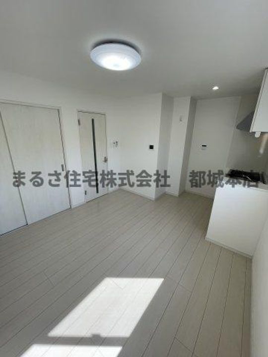 ルーチェ吉尾の居間