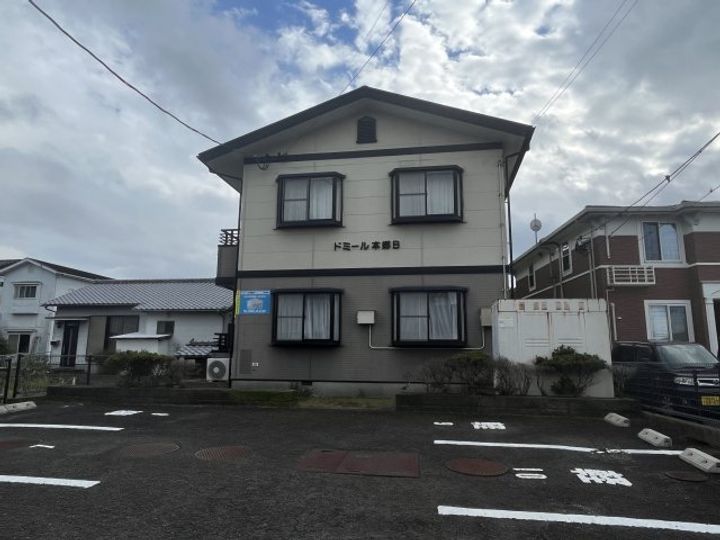 ドミール本郷Bの外観