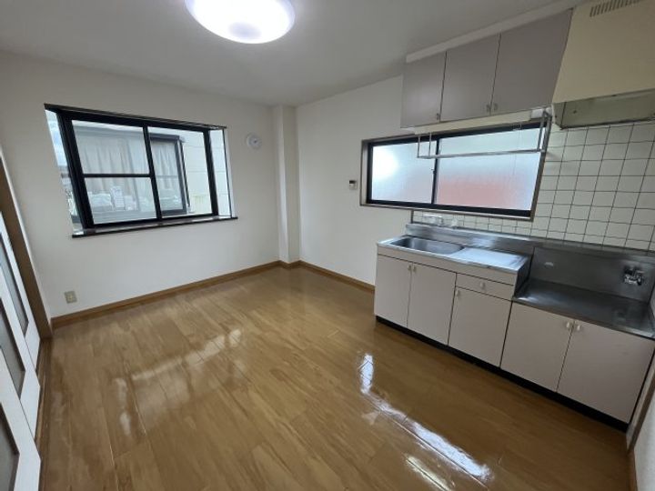 ドミール本郷Bの居間