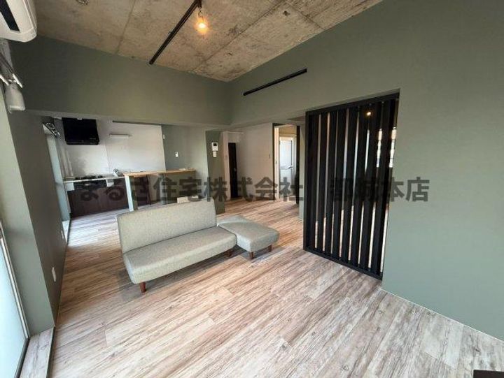 Renatus若葉102の居間