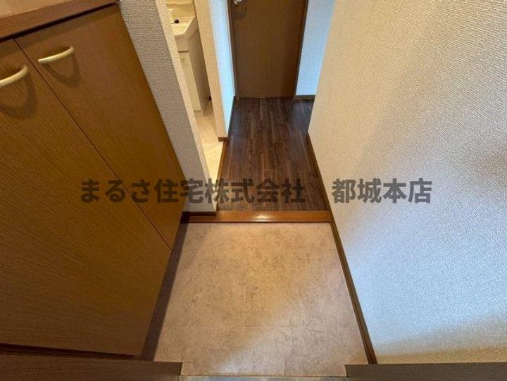 サンウィルコートの玄関