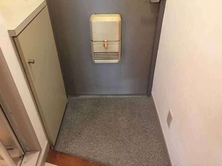 ニューライトマンション106の玄関