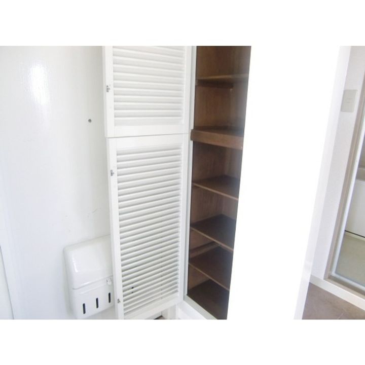 三芳グリーンハイム301の玄関