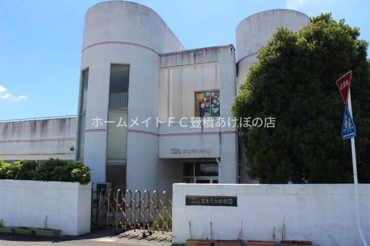 プリムローズ イーストの周辺
