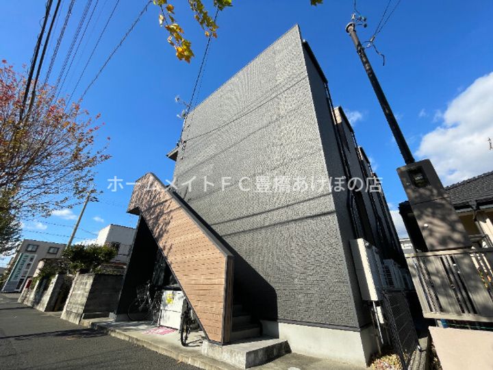 リバーサイド花田の外観