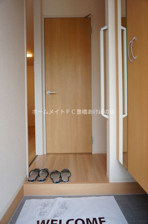 ルワンジュ Eの玄関