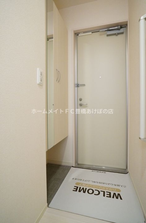 ティー.アイビー A302の玄関