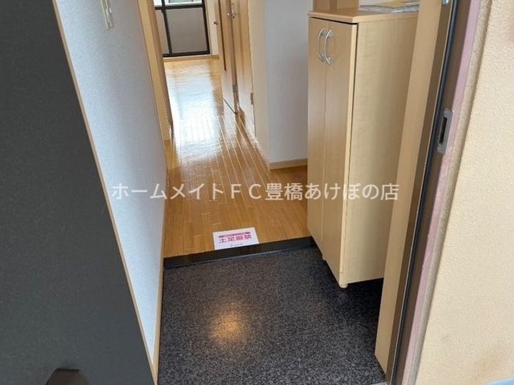 ルミエール201の玄関