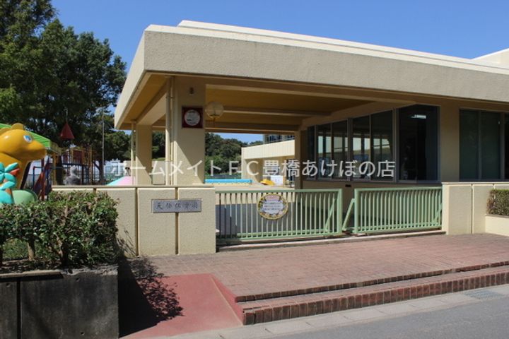 アレーナの周辺