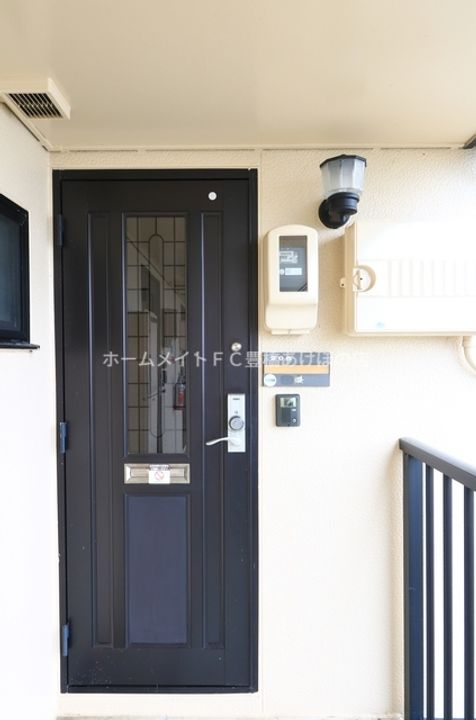 アルシア・スギの玄関