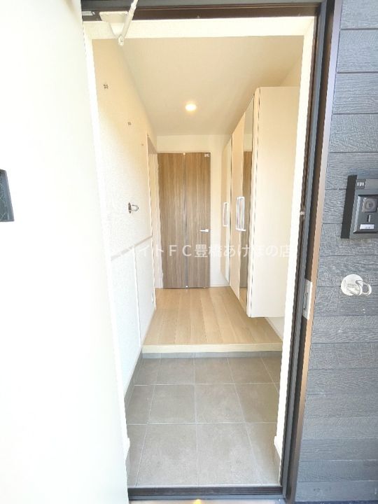 フリージアCの玄関