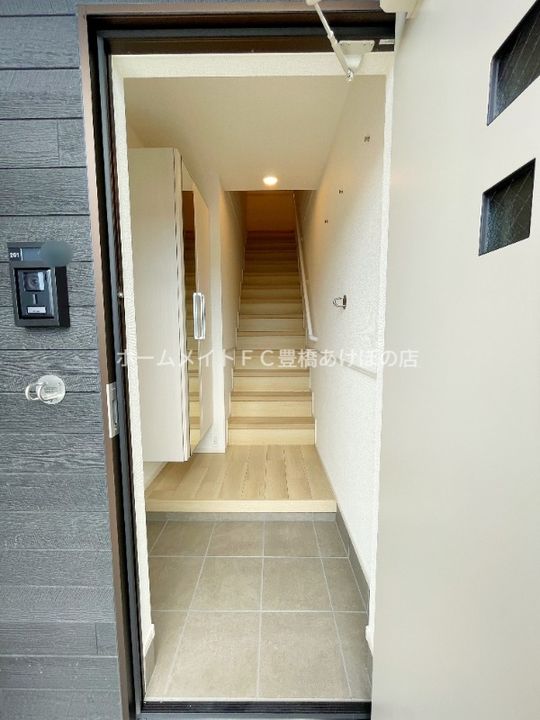 フリージアCの玄関