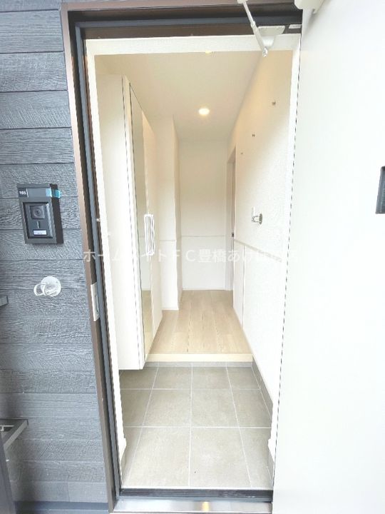 フリージアBの玄関