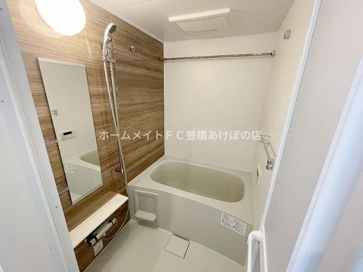 ヒカルサ豊橋東田町Ⅱ206の風呂