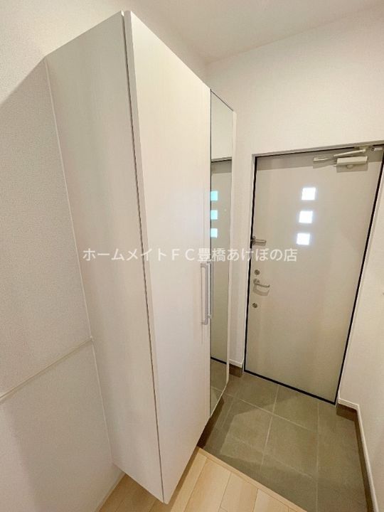 カーサバレンシア多米西町の玄関