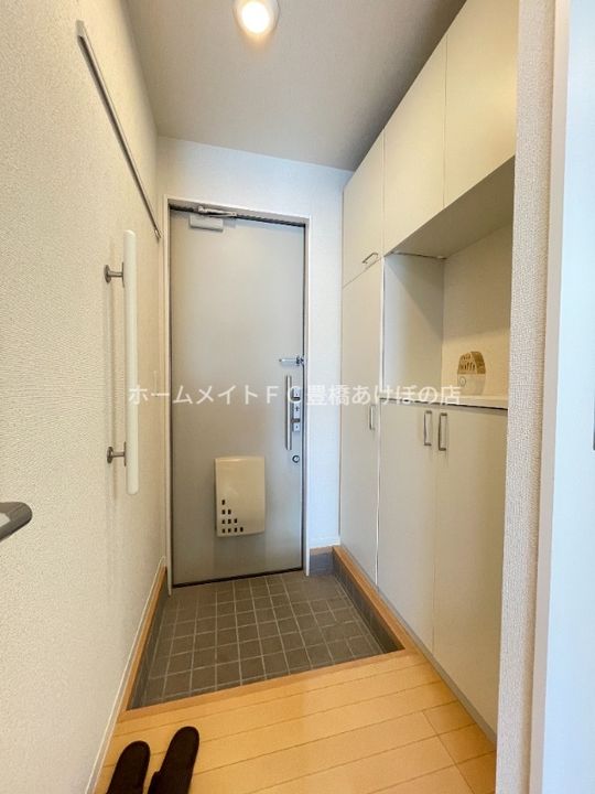 プレミアス向山の玄関