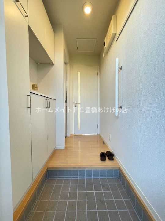 プレミアス向山の玄関