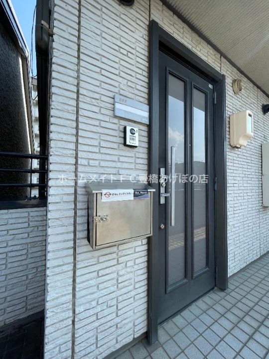 シャトレーオカダA203の玄関