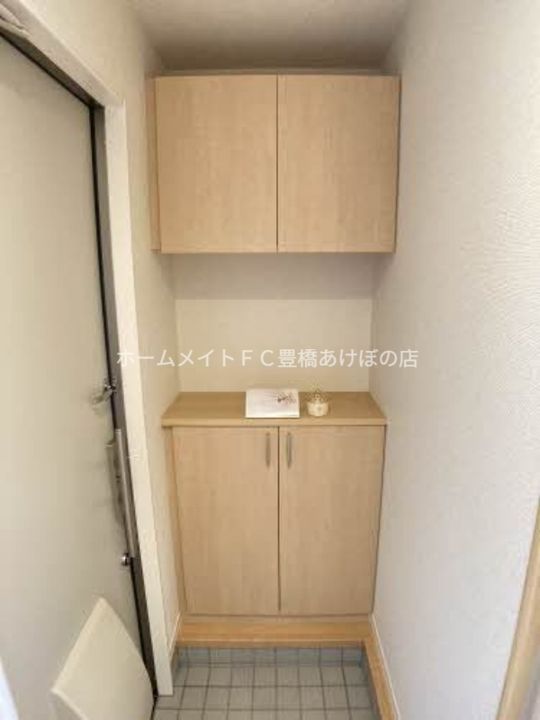 グリチーネドゥ—エ102の玄関