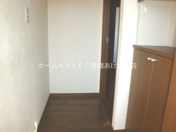 エクセレンスハイム202の玄関