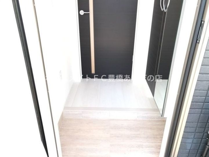 エスベランサⅤ103の玄関