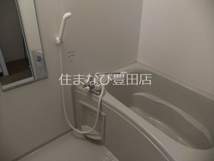愛知県豊田市御立町8丁目(アパート)の賃貸物件102の風呂