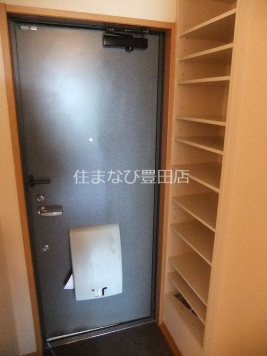 愛知県豊田市御立町8丁目(アパート)の賃貸物件102の玄関