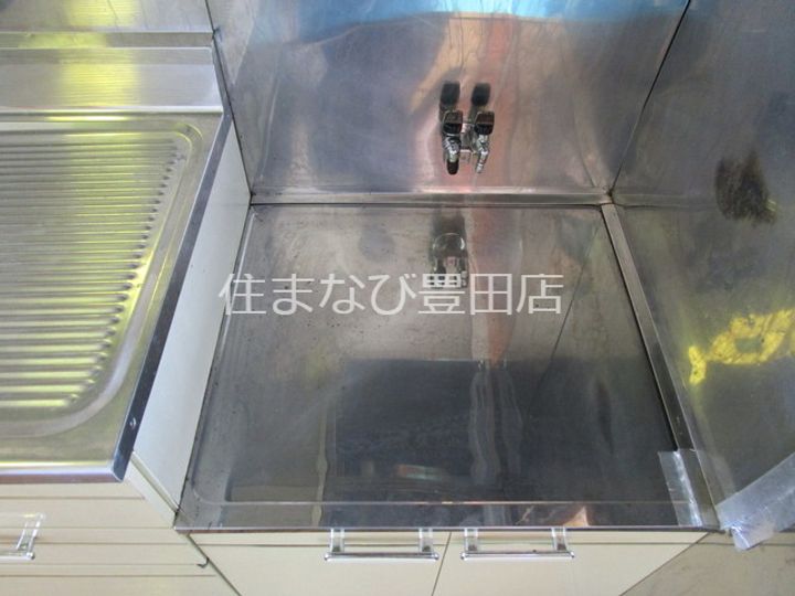 レイクグリーン三好 B棟205のキッチン