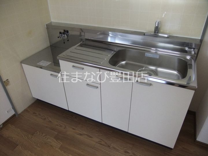 Surplus Three宝B202のキッチン
