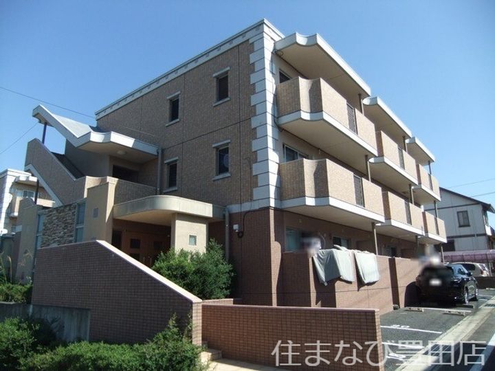 ベルカーサ東山台 Iの外観