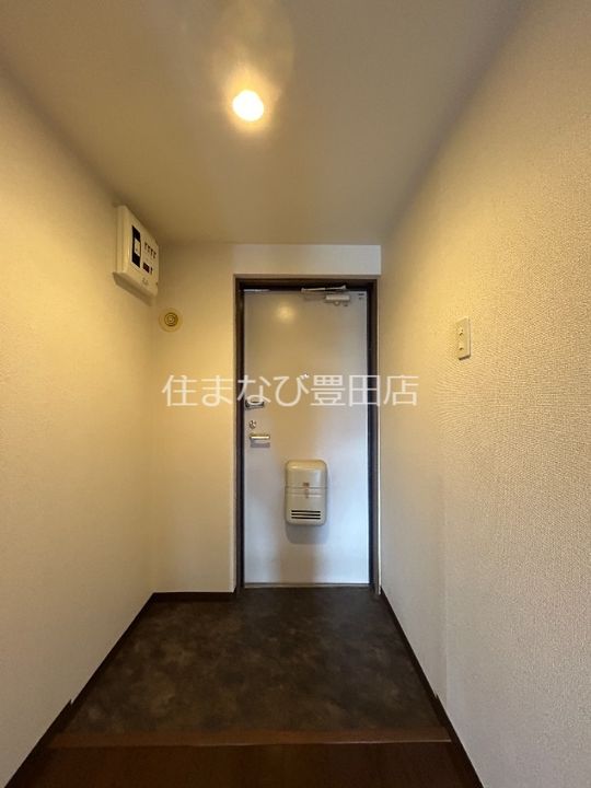 グリーンヒルズ三好丘の玄関