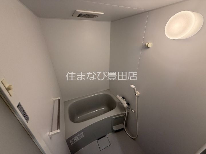 スカイパラスⅢ102の風呂