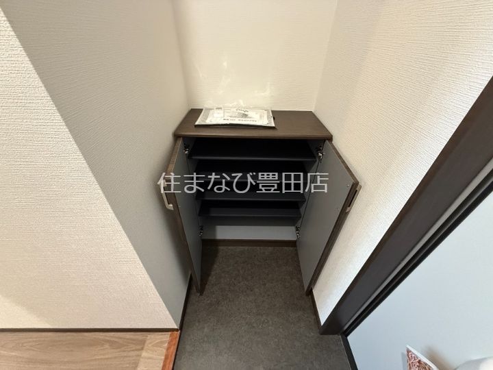 スカイパラスⅢ104の玄関