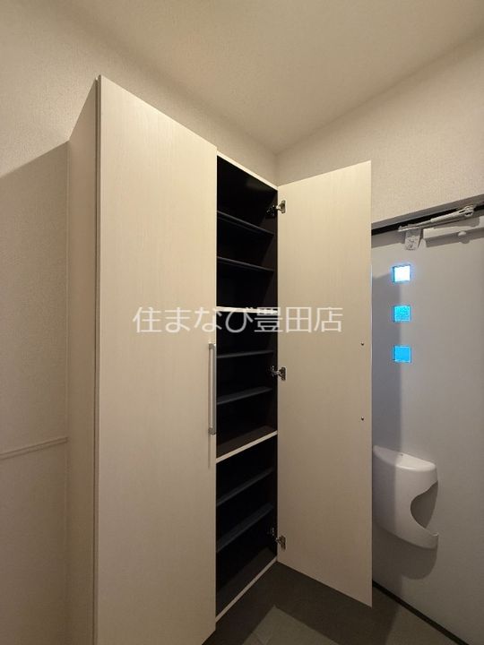 サンライズ市木の玄関