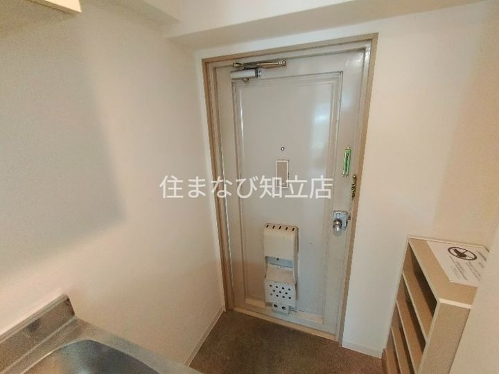 ビラ三秀神明の玄関