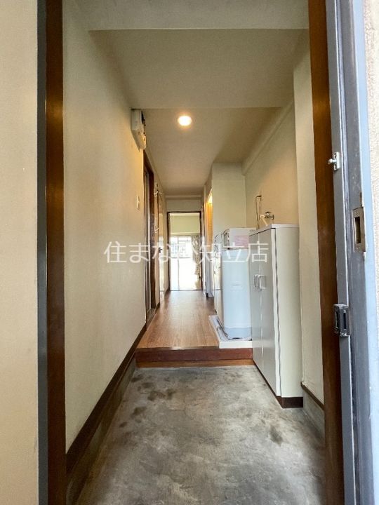 パレス 三宝702の玄関