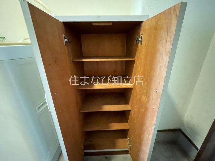 パレス 三宝702の玄関