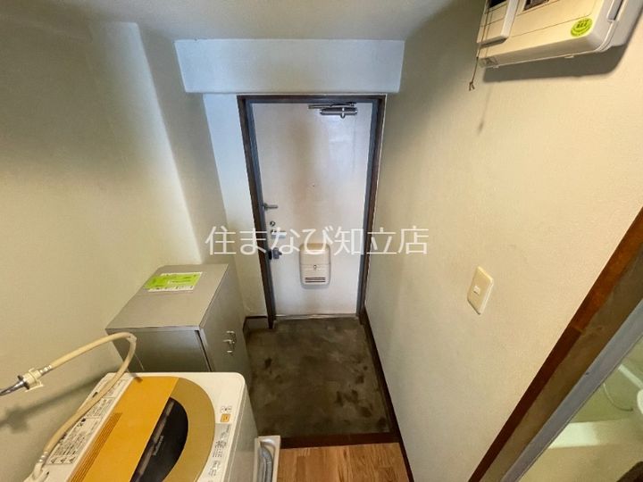 パレス 三宝702の玄関