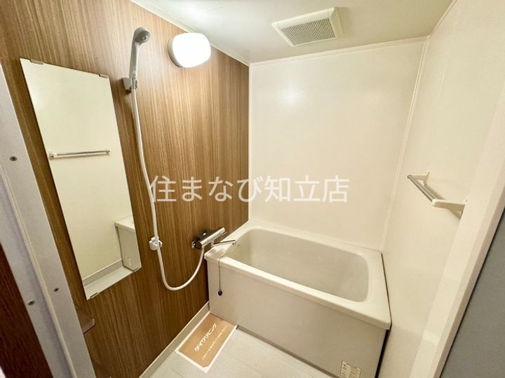 ジャルダン桜町502の風呂