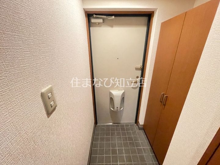 愛知県安城市榎前町井杭山(マンション)の賃貸物件102の玄関