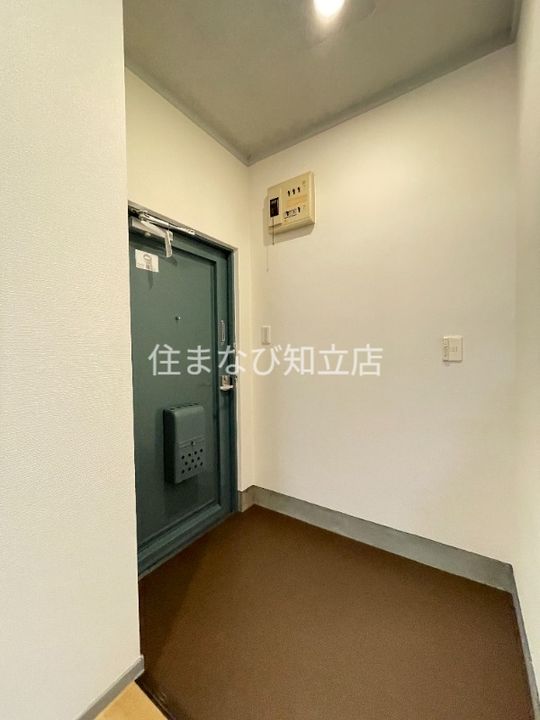 湫マンション203の玄関