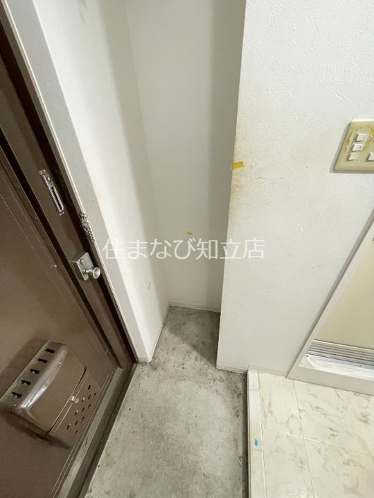 シャトレベール青山の玄関