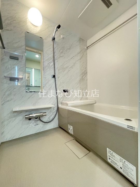 Croix Rousse(クロワルース)の風呂