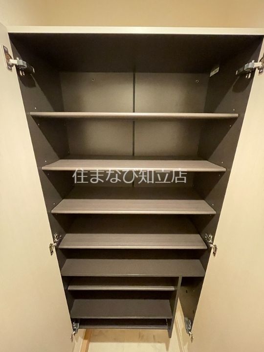 ヴィラ小山 A101の玄関