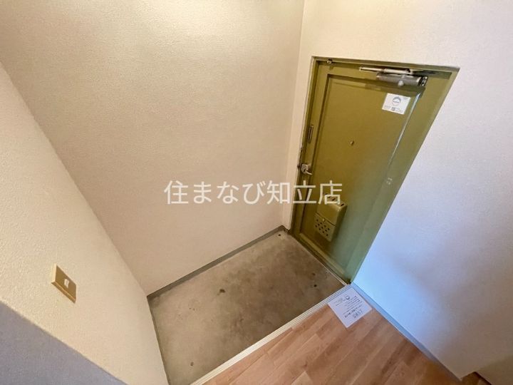 ホーメーマンションの玄関