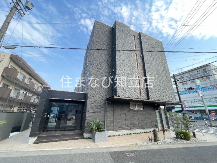 MOANA GRAND RESIDENCE301の玄関