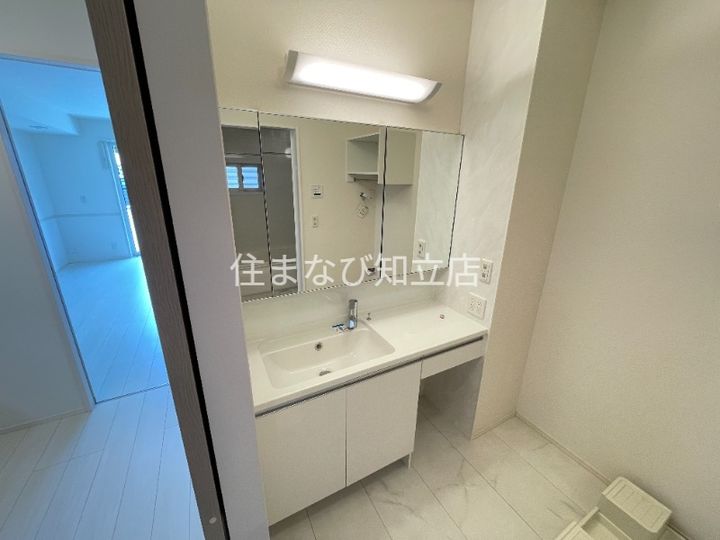 THE FIRSTのその他画像