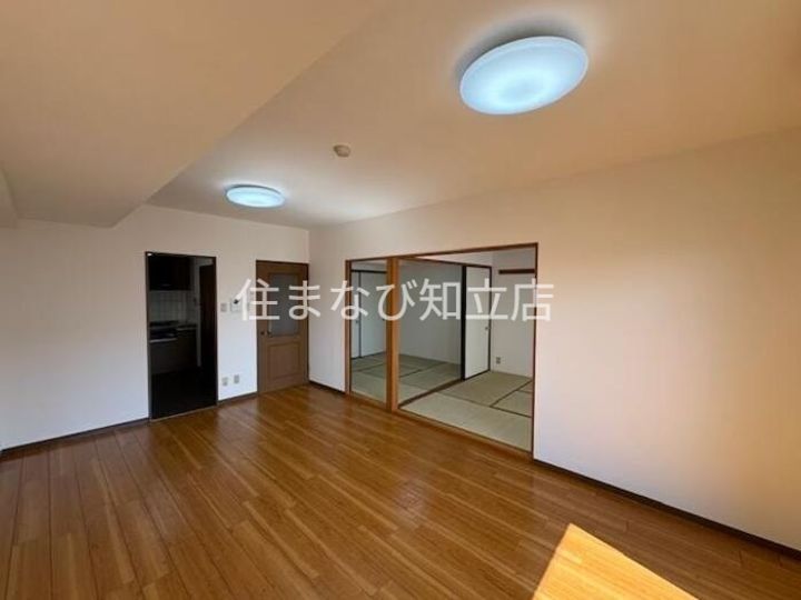 ジャルダン桜町603の内装